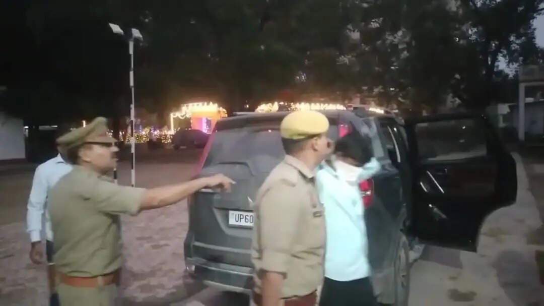 जौनपुर : अंतरराज्यीय असलहा तस्कर गिरोह का पर्दाफाश, सरगना समेत पांच गिरफ्तार