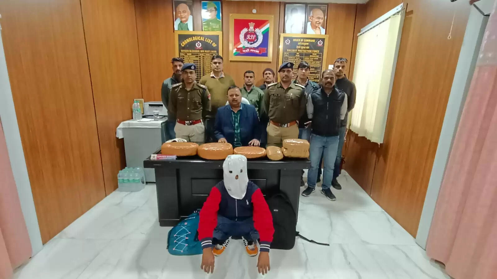 आरपीएफ ने गांजा के साथ एक तस्कर को किया गिरफ्तार