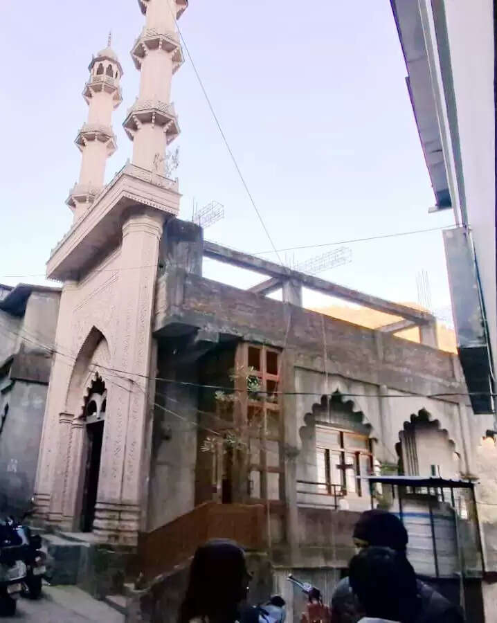 दिल्ली कार विस्फोट को लेकर हल्द्वानी से इमाम को उठाने के बाद नैनीताल में भी इमाम से हुई पूछताछ