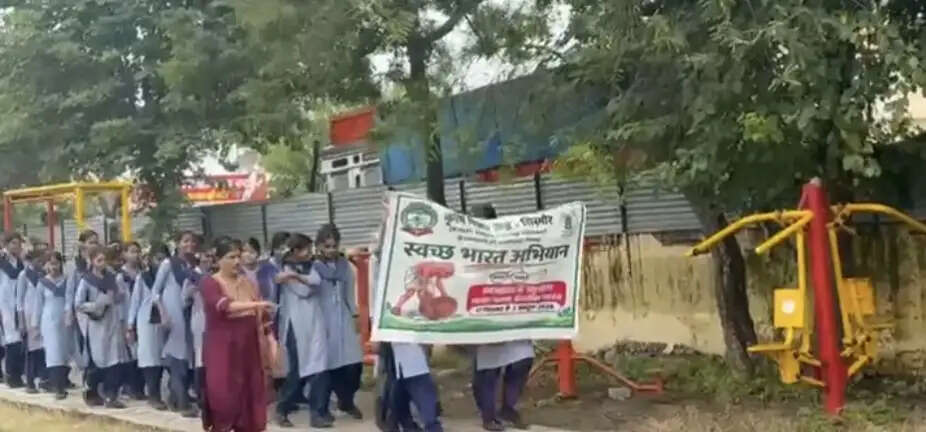 स्कूल की रसोई के गीले कचरे से बनेगी खाद, पिपलीवाला में वर्मीकंपोस्ट इकाई स्थापित