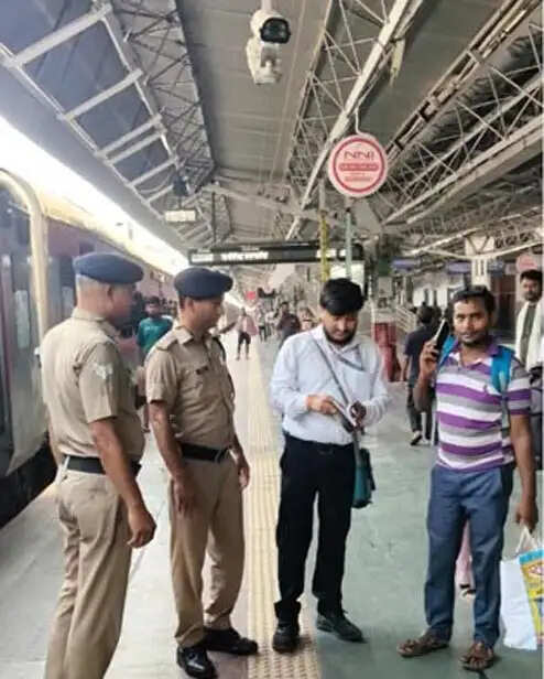 प्रयागराज मंडल ने रचा इतिहास, टिकट चेकिंग में एक ही दिन में 48.50 लाख की रिकॉर्ड आय अर्जित