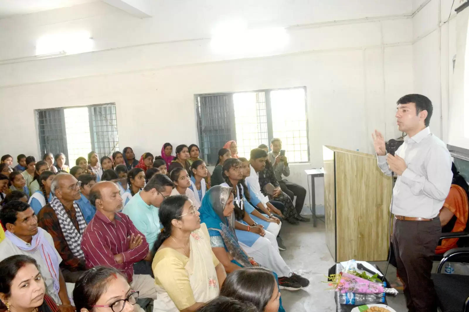 जांजगीर-चांपा : बोर्ड परीक्षा में परिणाम जो भी आए लेकिन बच्चें रहें तनाव मुक्त : कलेक्टर