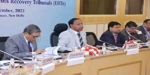 डीएफएस सचिव ने अधिकरणों के डिजिटलीकरण को बढ़ावा देने के लिए प्रमुख पहलों पर प्रकाश डाला