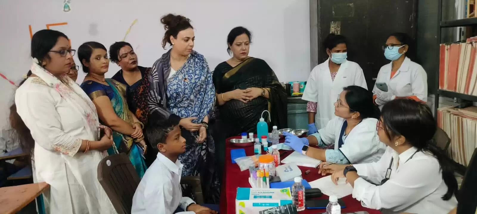 मनीषा सिंह की अगुवाई में निःशुल्क नेत्र और दंत जांच शिविर आयोजित