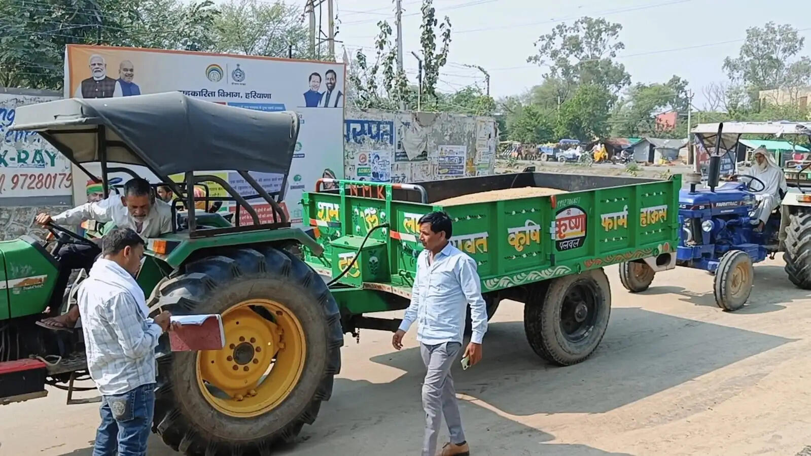 नूंह अनाज मंडी में धान की बंपर आवक, गेट पास व्यवस्था पर उठे सवाल