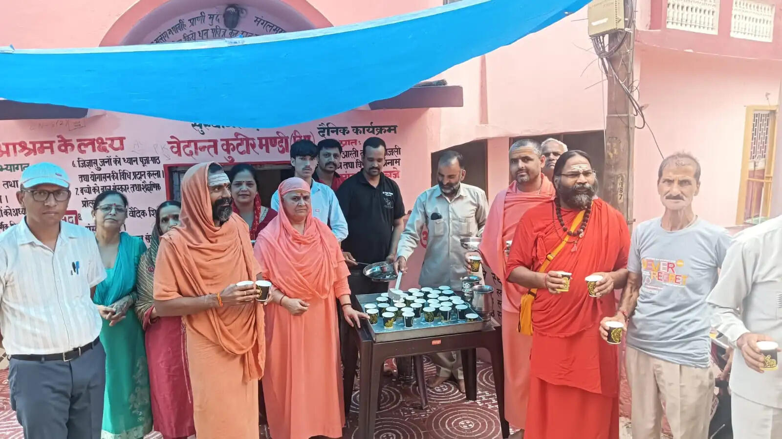 वेदांत कुटीर मंडी में रुद्राभिषेक और सुंदरकांड पाठ, श्रद्धालुओं के लिए विशाल खीर भंडारा