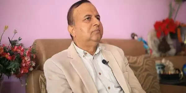 अमेरिका और चीन के राजदूत की वापसी के बयान पर यूएमएल महासचिव घिरे