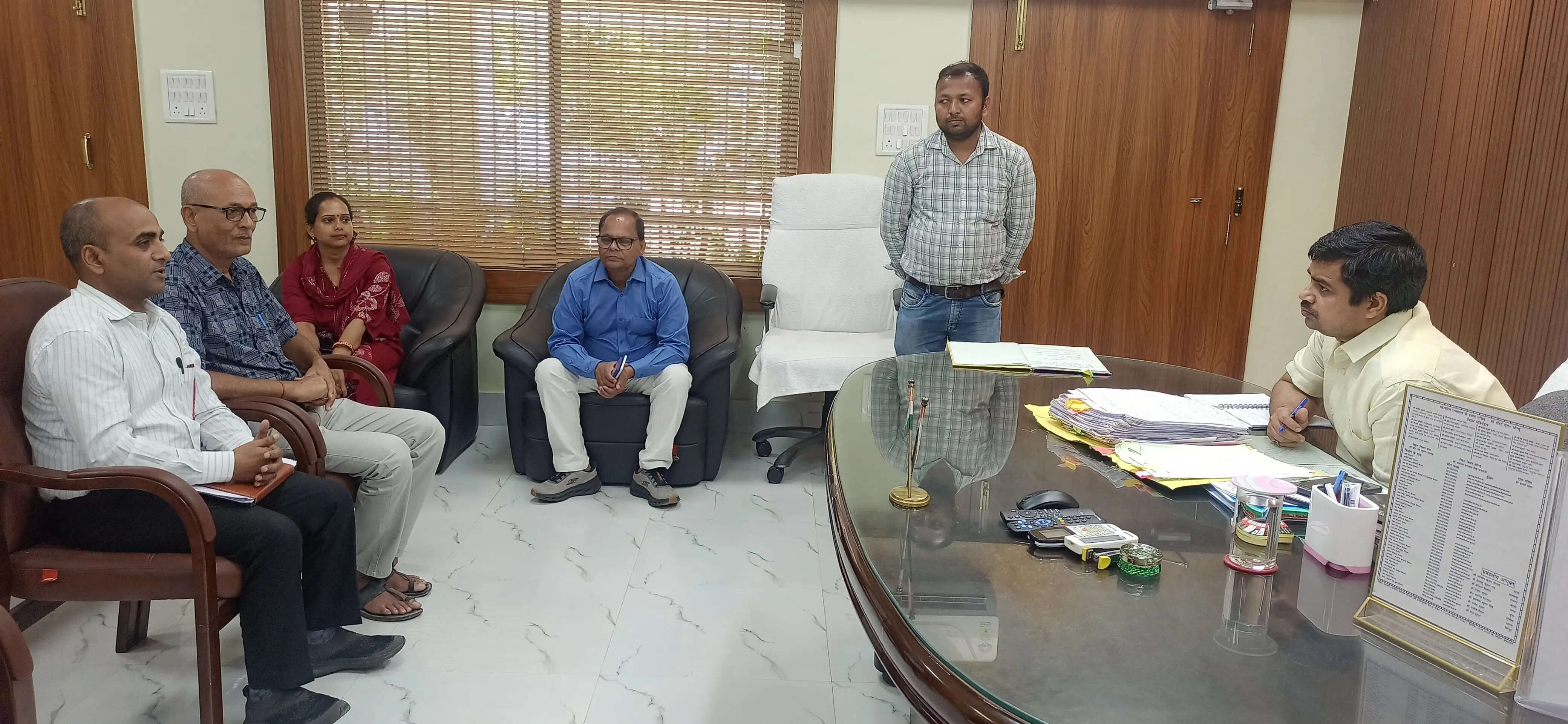सुपौल में 104 दिव्यांगजनों को मिलेगी बैटरी चालित ट्राईसाइकिल, डीएम ने प्रचार-प्रसार तेज करने का दिया निर्देश