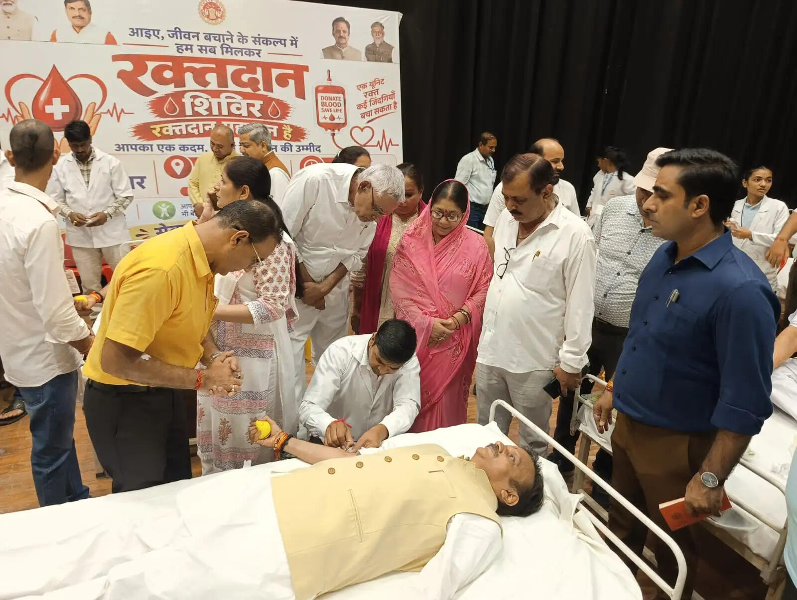 रक्तदान महादान, पीड़ित मानवता की सेवा का महत्वपूर्ण माध्यम : उपमुख्यमंत्री राजेन्द्र शुक्ल
