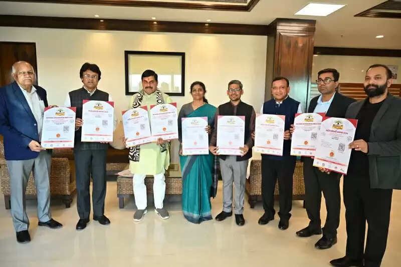 मप्रः मुख्यमंत्री ने दत्तोपंत ठेंगड़ी शोध संस्थान के ब्रोशर एनआरएम-2026 का विमोचन किया