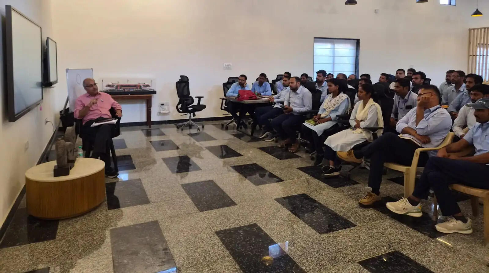 टेक्नीशियन सीएंडडब्ल्यू स्टाफ को मिला तकनीकी प्रशिक्षण