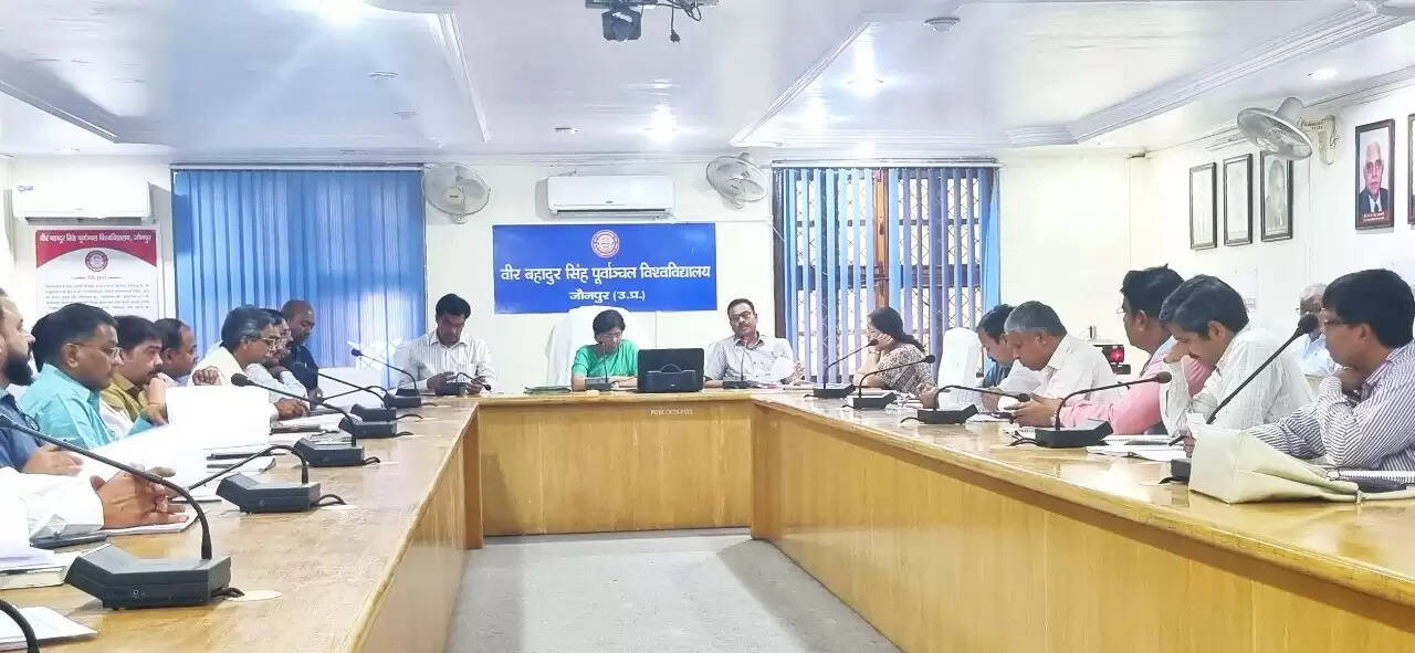 पूर्वांचल विश्वविद्यालय में आगामी सत्र से शुरू होंगे नए पाठ्यक्रम