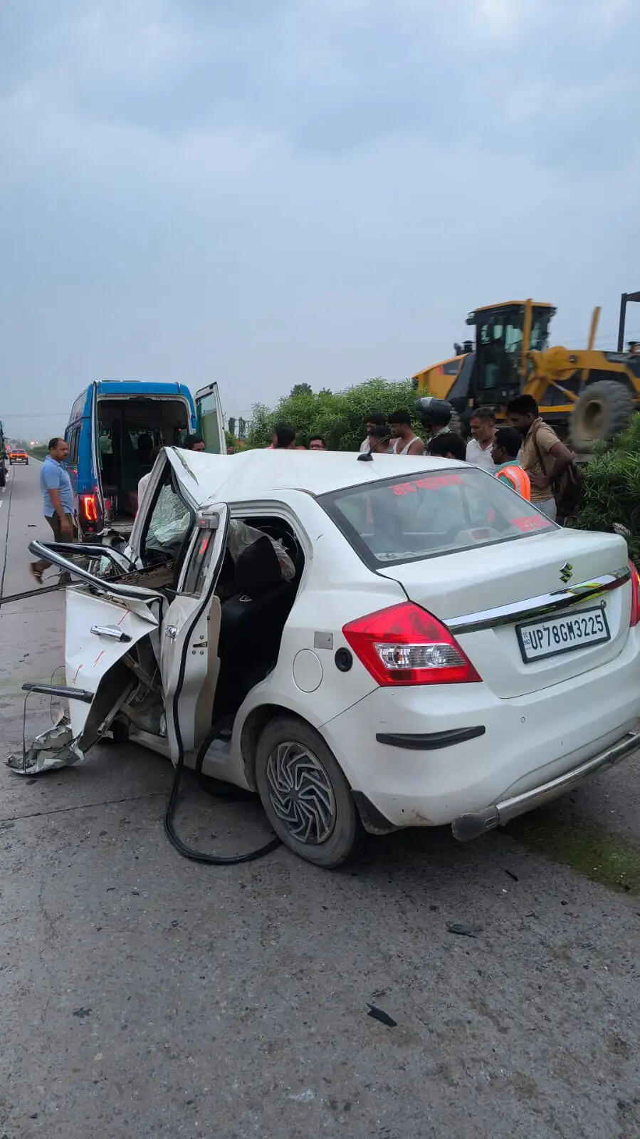 महाकालेश्वर के दर्शन कर लौट रहे सेना के जवान की सड़क हादसे में मौत, पत्नी, बच्चों समेत चार घायल