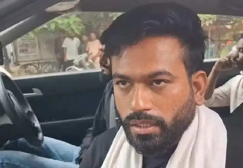 मप्र के बालाघाट पहुंचे अभिजीत दीपके, आदिवासी बच्चों की मौत के लिए सरकार को बताया जिम्मेदार