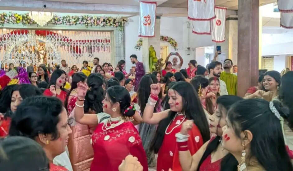 रांची में दुर्गोत्सव संपन्न, 176 पूजा पंडालों की प्रतिमाओं का विसर्जन
