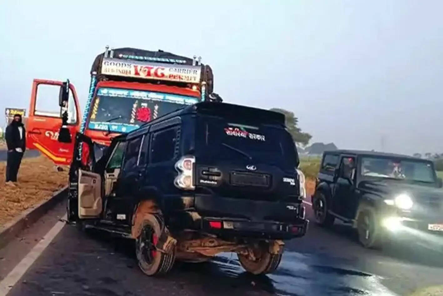 उज्जैनः आयशर और स्कॉर्पियो की भिडंत में दो युवकों की मौत