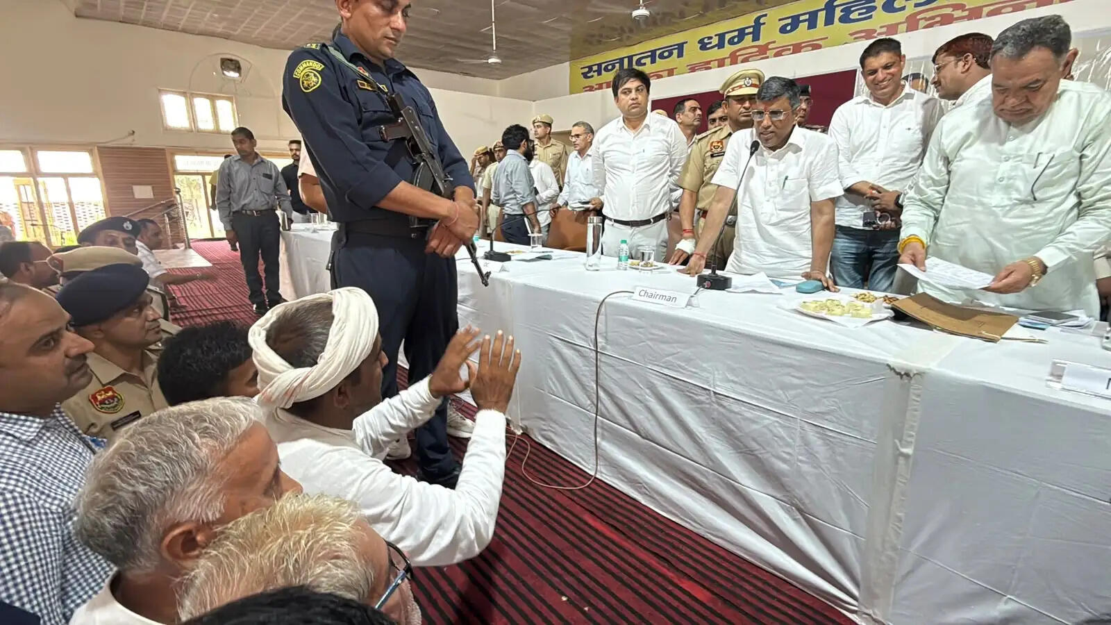 हांसी : बरसाती नाले का काम जल्द पूरा करने के निर्देश, मारपीट मामले की होगी दोबारा जांच
