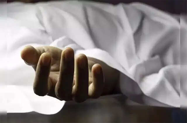 बारिश के दौरान कच्ची छत गिरने से बुजुर्ग महिला की मौत