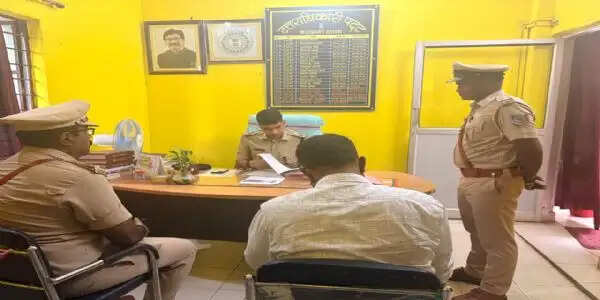 एसपी ने बरलंगा थाना का वार्षिक निरीक्षण कर दिए आवश्यक दिशा-निर्देश
