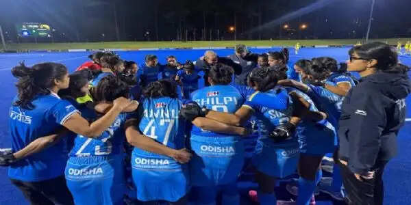 ऑस्ट्रेलियाई महिला हॉकी टीम ने रोमांचक मुकाबले में भारत को 2-1 से हराया