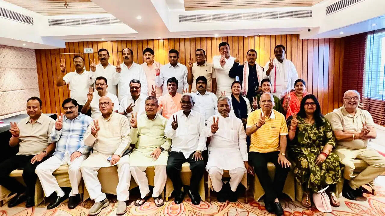 राज्यसभा चुनाव से पहले राजग विधायकों ने दिखाई एकजुटता, मॉक पोल का प्रशिक्षण