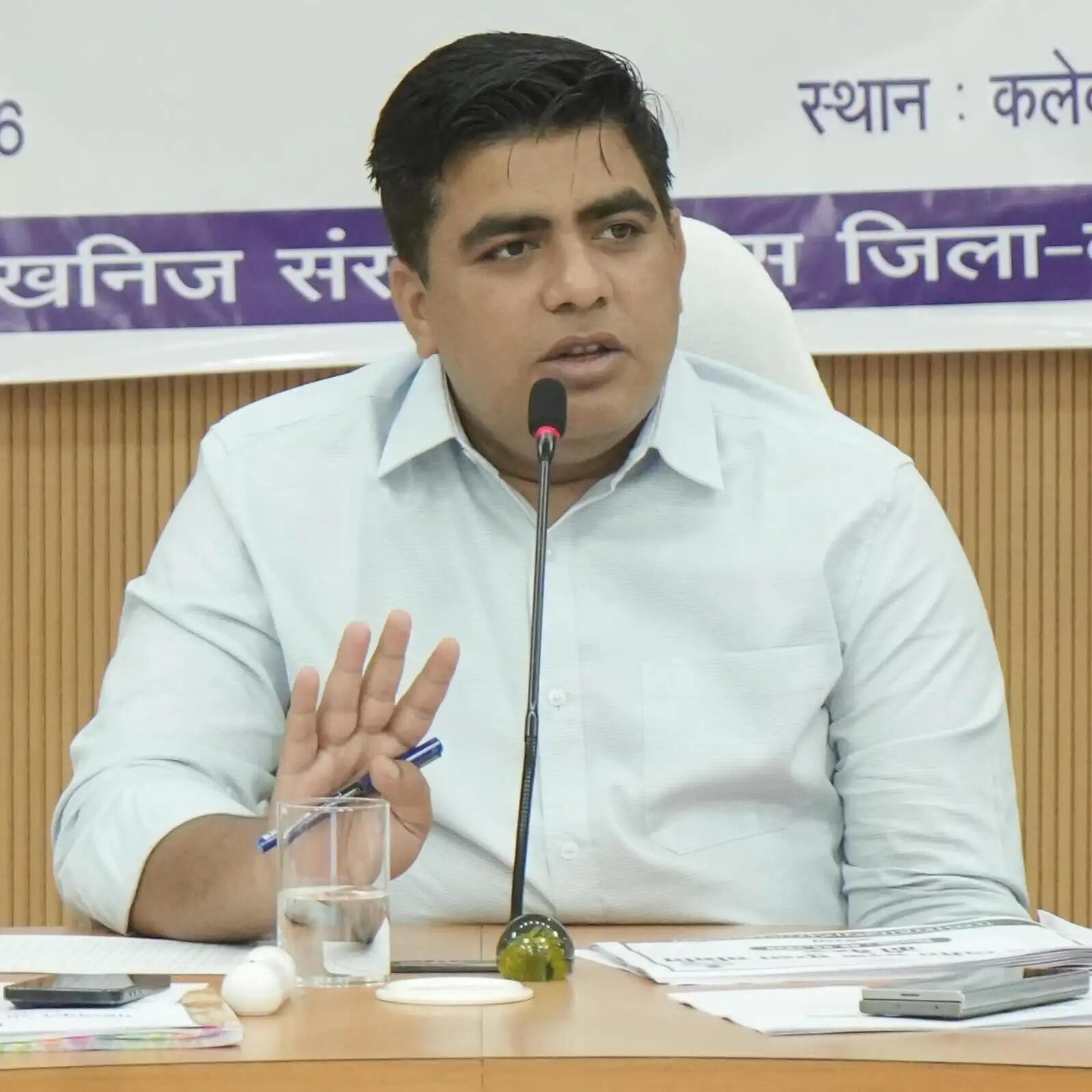 राजस्व पखवाड़ा में शिकायतों का समयबद्ध निराकरण करें : कलेक्टर