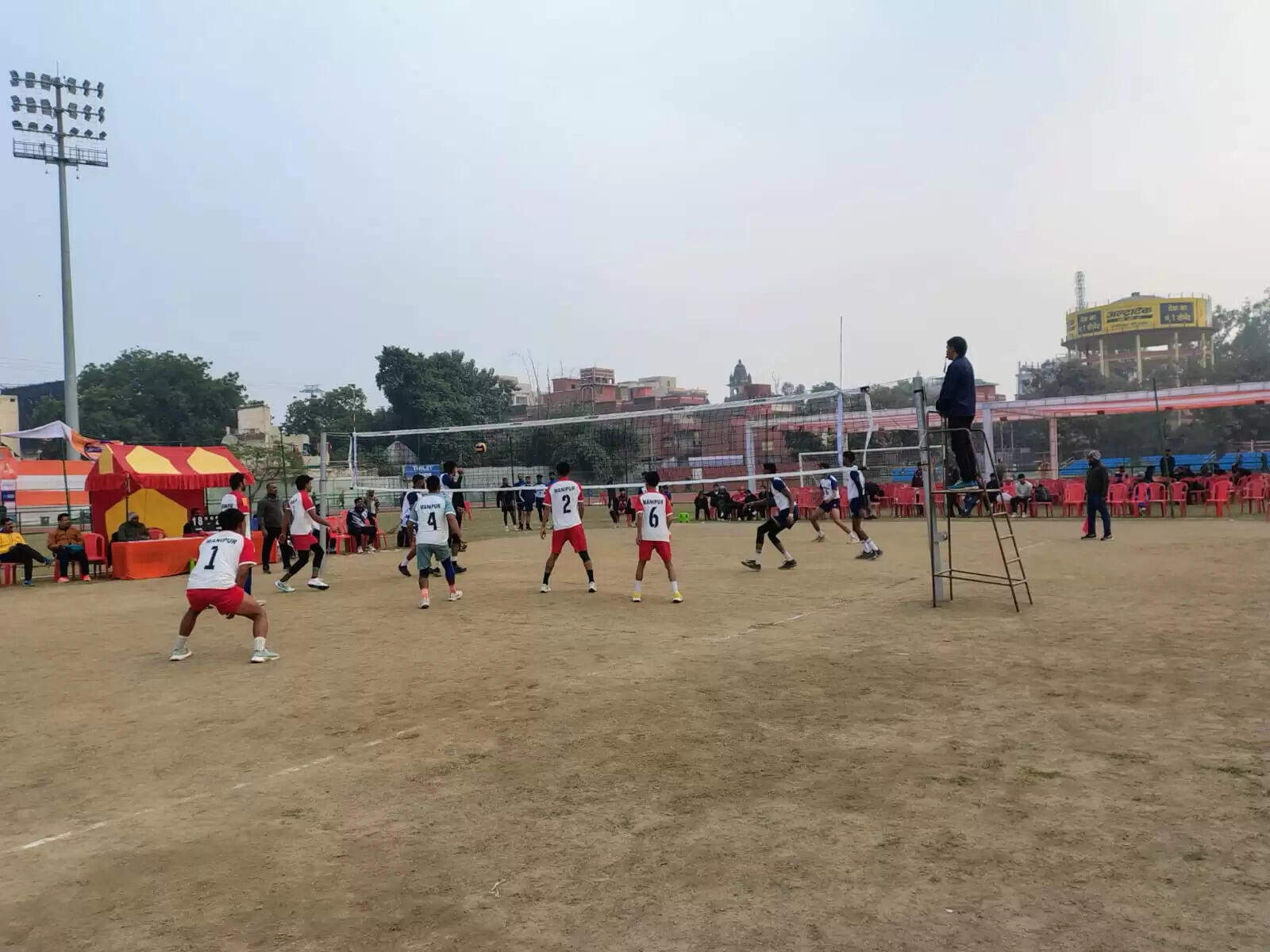 नेशनल वॉलीबॉल चैंपियनशिप: दूसरे दिन खिलाड़ियों ने दिखाया दम, हर अंक के लिए दिखी जद्दोजहद