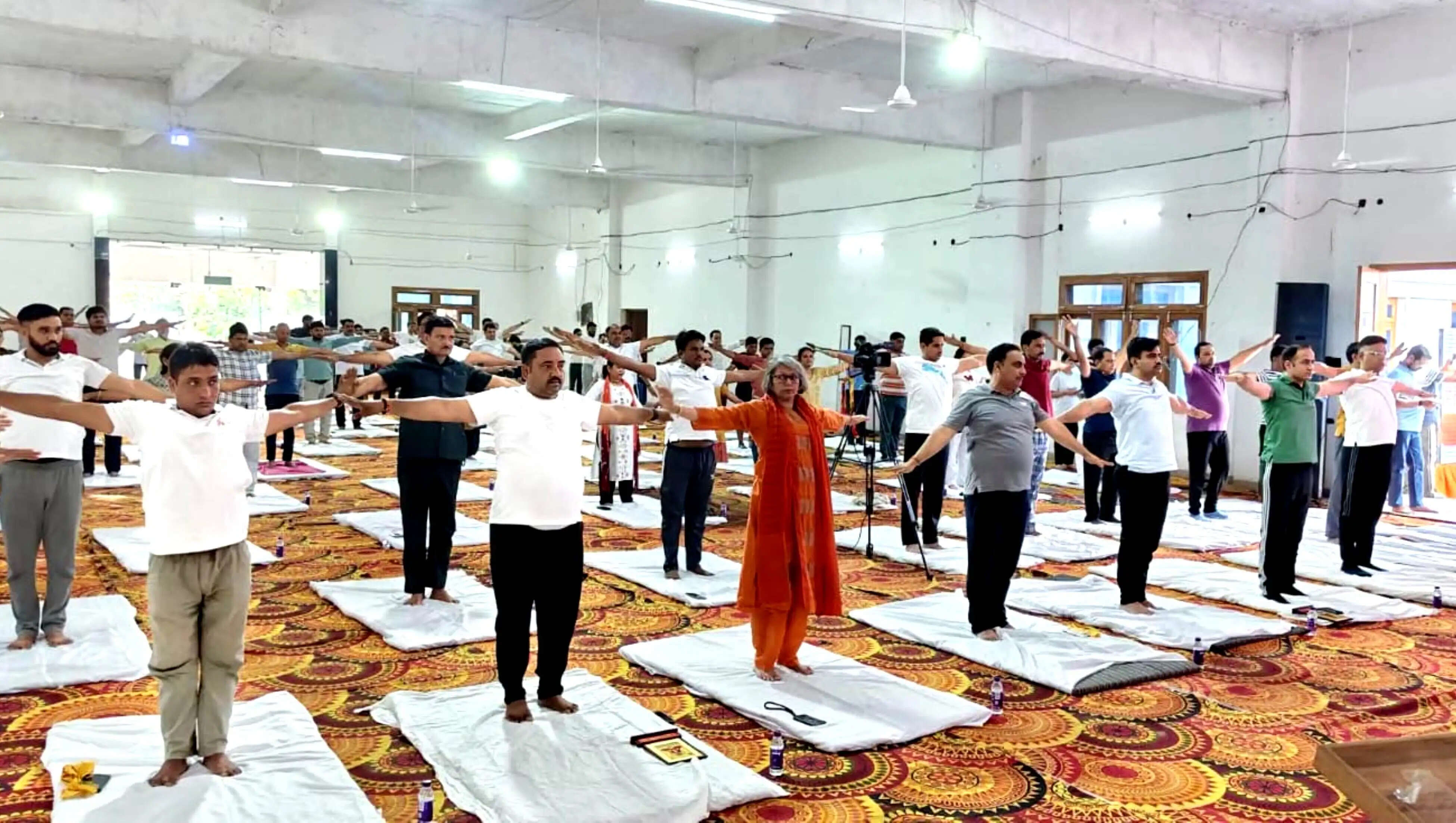 ‘स्वस्थ आयु के लिए योग’ थीम पर धौलपुर में मनाया अन्तर्राष्ट्रीय योग दिवस