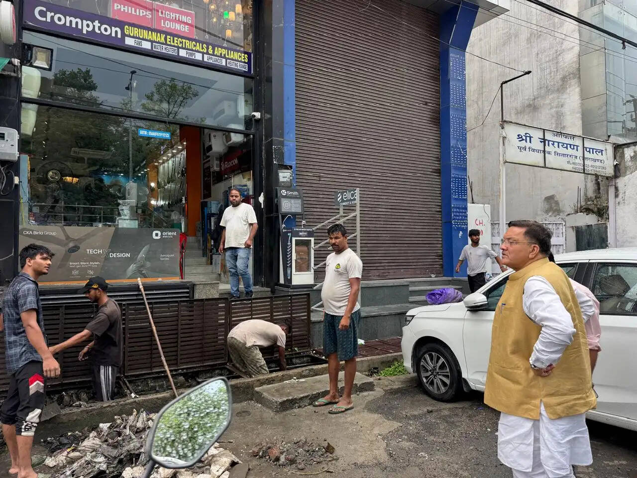 बारिश के बीच महापौर ने जल निकासी और सफाई व्यवस्था का लिया जायजा