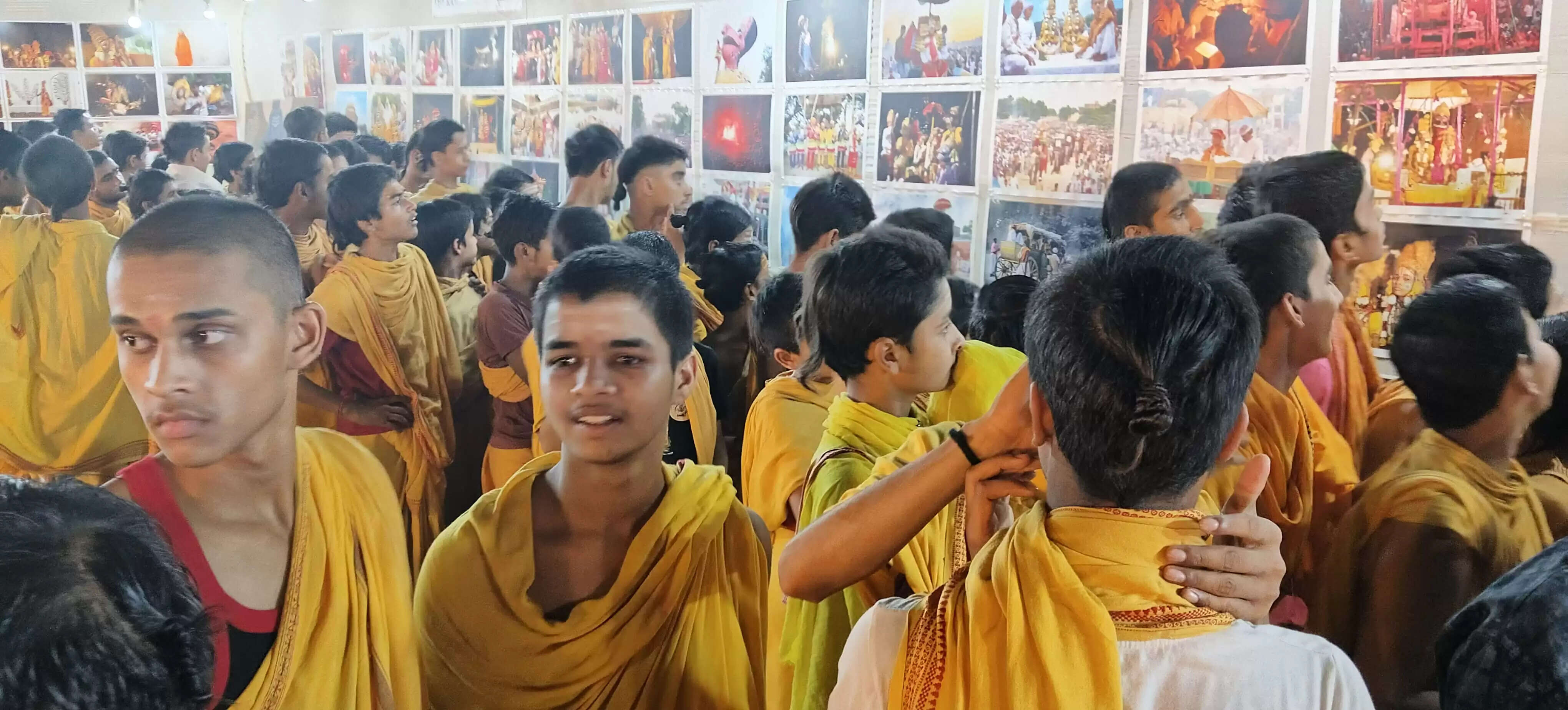 श्री संकट मोचन मंदिर में शास्त्रीय संगीत सुनकर वेदपाठी बटुक मंत्रमुग्ध