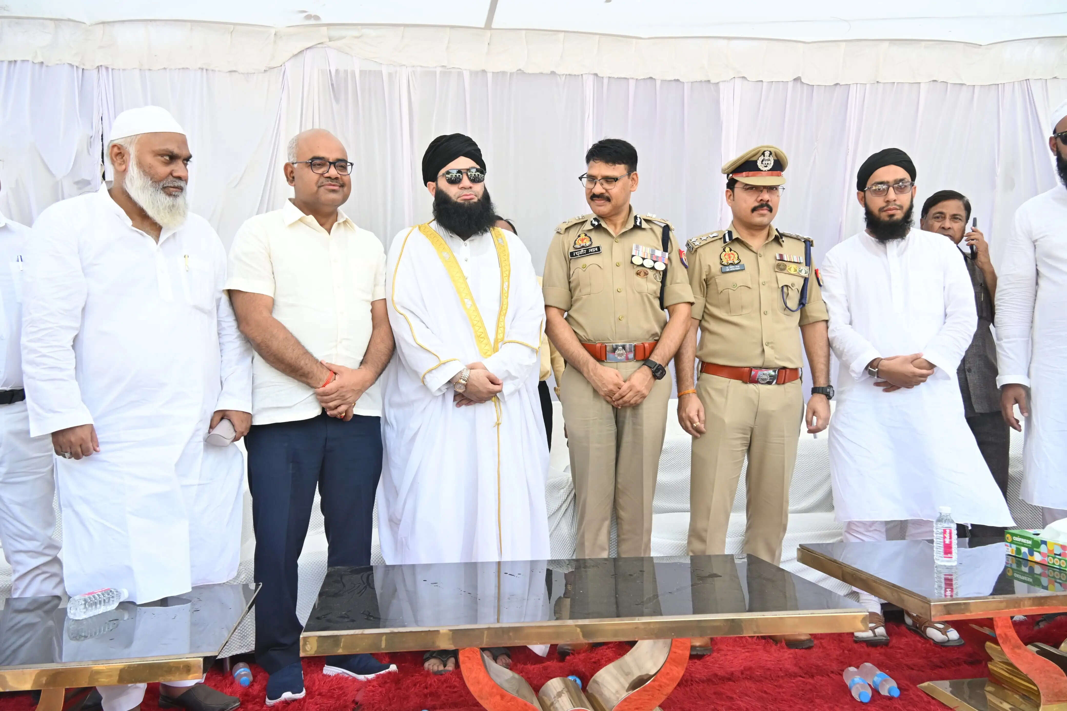 अमन-चैन और भाईचारे की दुआओं के साथ बड़ी ईदगाह में अदा हुई बकरीद की नमाज