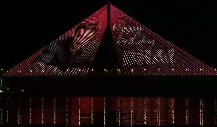 सलमान खान के जन्मदिन पर मुंबई सी लिंक बना स्पेशल ट्रिब्यूट, जगमगाईं लाइट्स