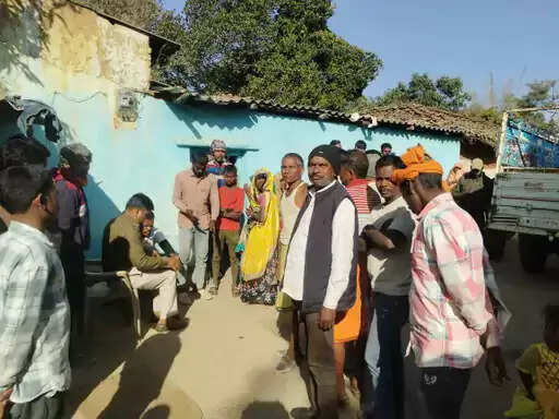 अनूपपुर: पत्नी ने फिर से समूह से लोन किया मना, पति फांसी पर झूला, माैत