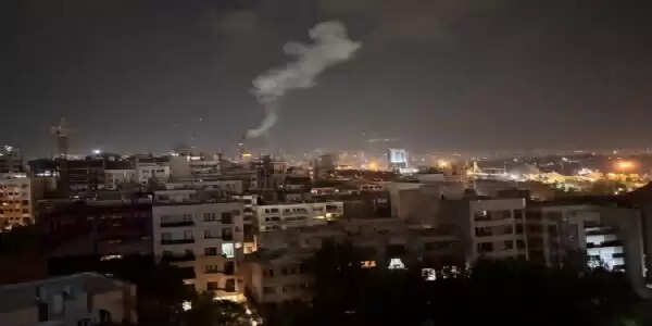 ईरान-इजराइल तनाव चरम पर: इजराइली हमले जारी, खामेनेई के शीर्ष सलाहकार का निधन, परमाणु वार्ता रद्द