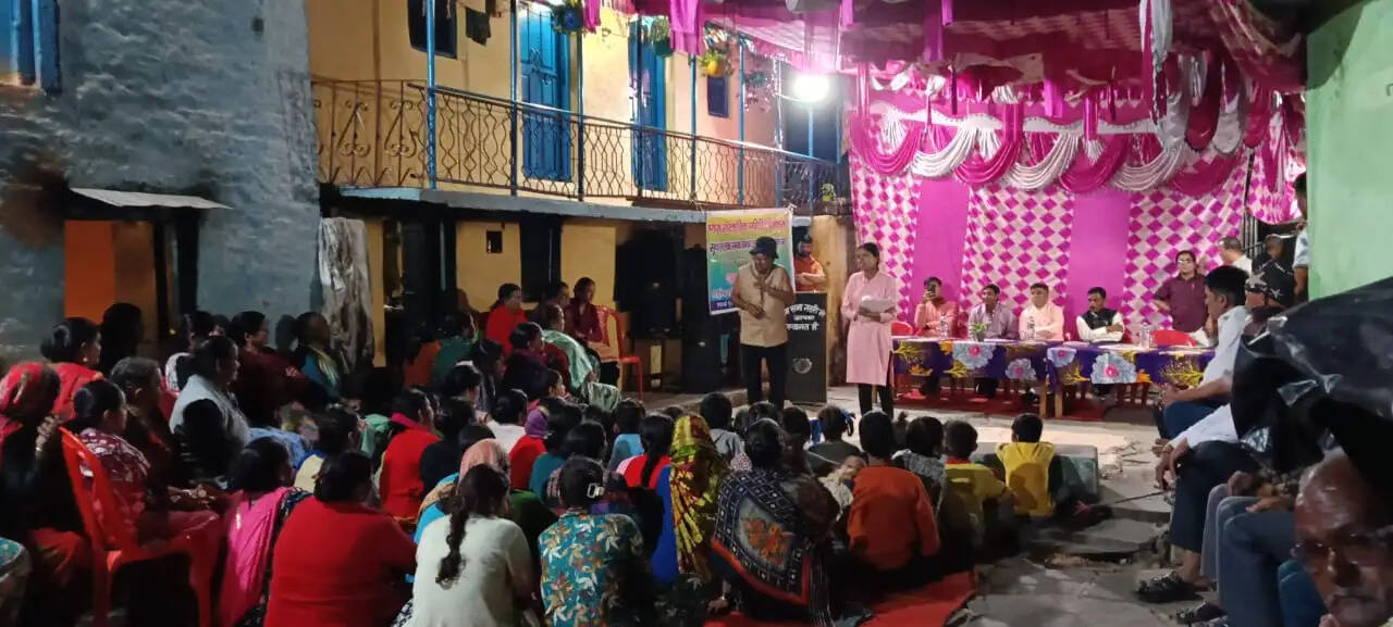 लोकगीतों और गीत-नाट्य से ग्रामीणों को दी योजनाओं की जानकारी