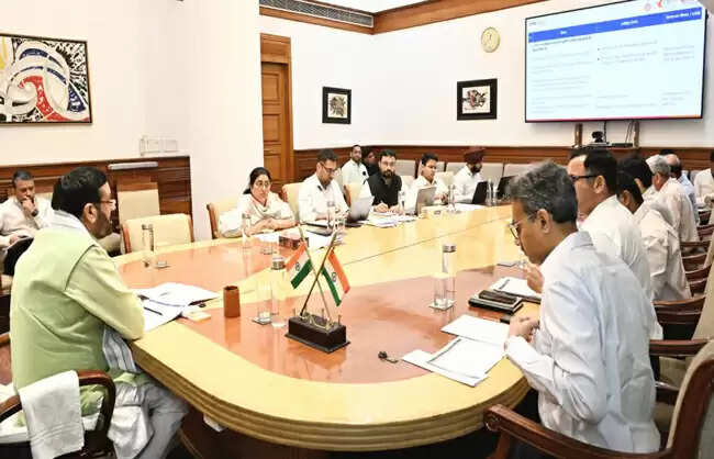 सीएफएमएस पर लंबित फाइलों का 15 दिन में करें निपटारा : नायब सिंह सैनी