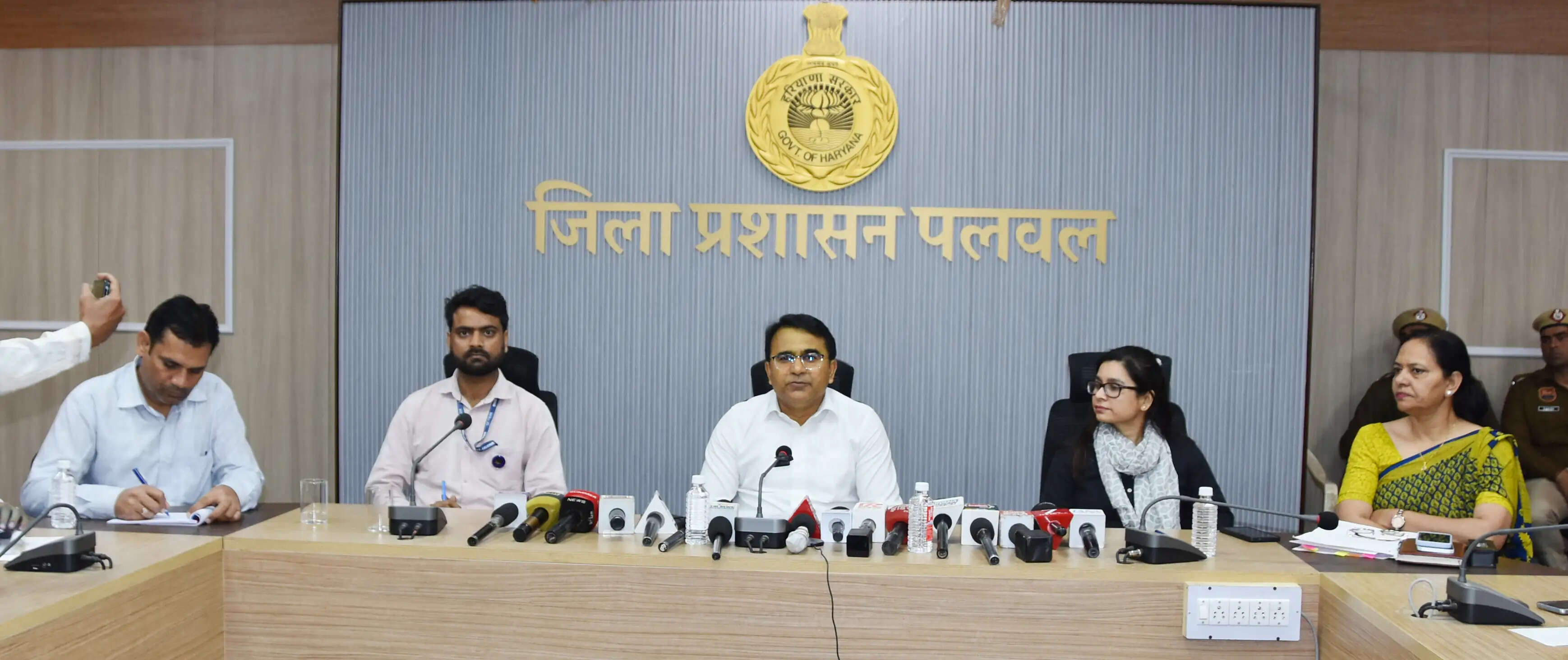 पलवल : छांयसा में आठ मौतों का कारण एनर्जी ड्रिंक और झोलाछाप से इलाज : उपायुक्त