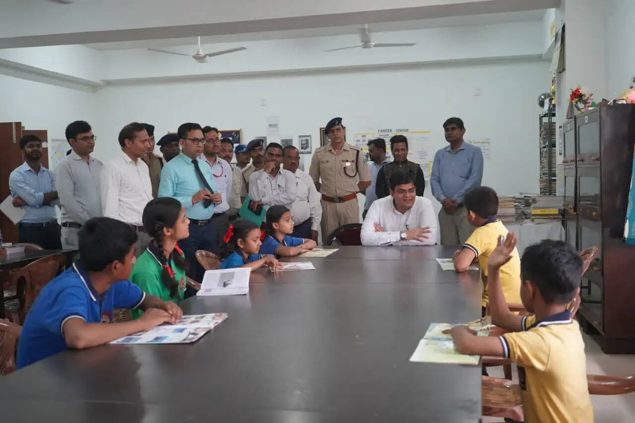 पीएम श्री केंद्रीय विद्यालय में विद्यालय प्रबंधन समिति की हुई बैठक