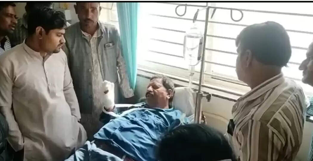 आगरमालवाः नाली निर्माण को लेकर विवाद में भाजपा मंडल उपाध्यक्ष व पार्षद प्रतिनिधि पर चाकू से हमला