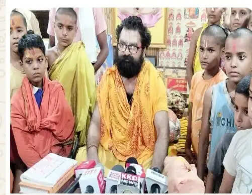 फर्रुखाबाद के दुर्वासा ऋषि आश्रम के महंत ने चुनाव लड़ने की अटकलों काे किया खारिज, कहा- हम संत हैं राजनेता नहीं