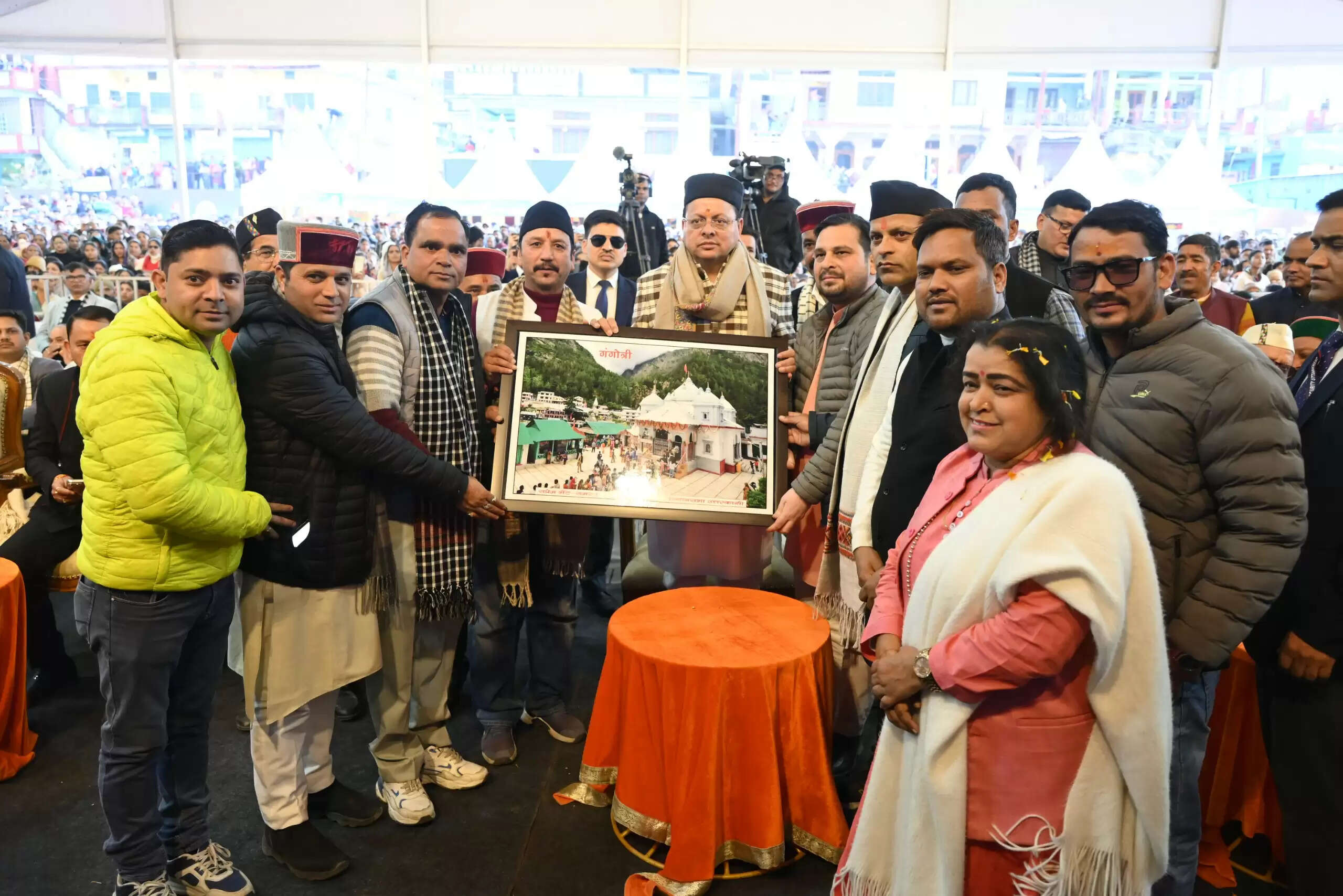 सीएम धामी बोले देवभूमि रजत उत्सव : 25 साल का सफर बेमिसाल।