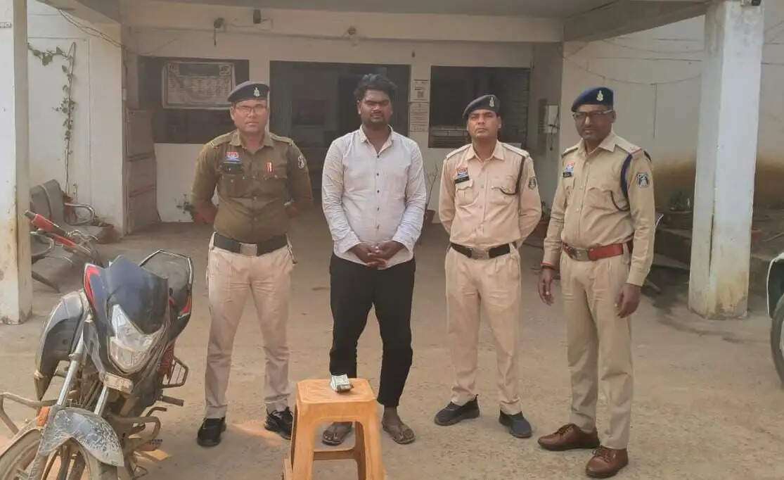 सक्ती : 40 हजार की लूट में एक आरोपित गिरफ्तार, नाबालिग भी हिरासत में