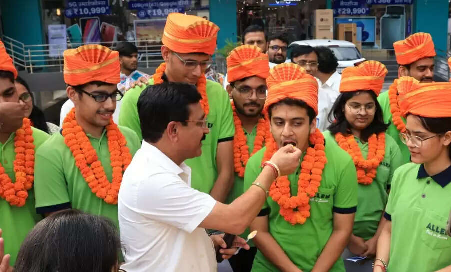 नीट-2025: एलेन देहरादून के सारांश मित्तल ने हासिल की ऑल इंडिया रैंक-69, उत्तराखंड टॉपर बने