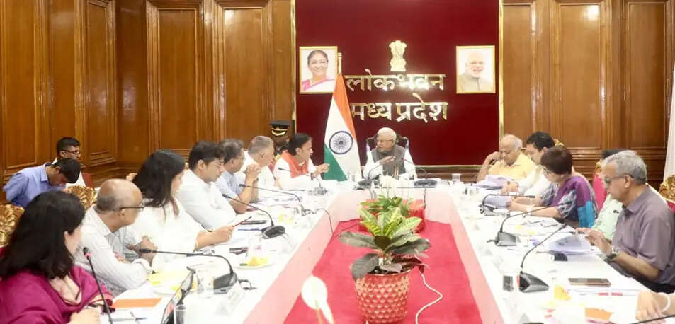 रोगियों के उपचार प्रयासों में सेवा भाव सर्वोपरि होना चाहिए : राज्यपाल पटेल