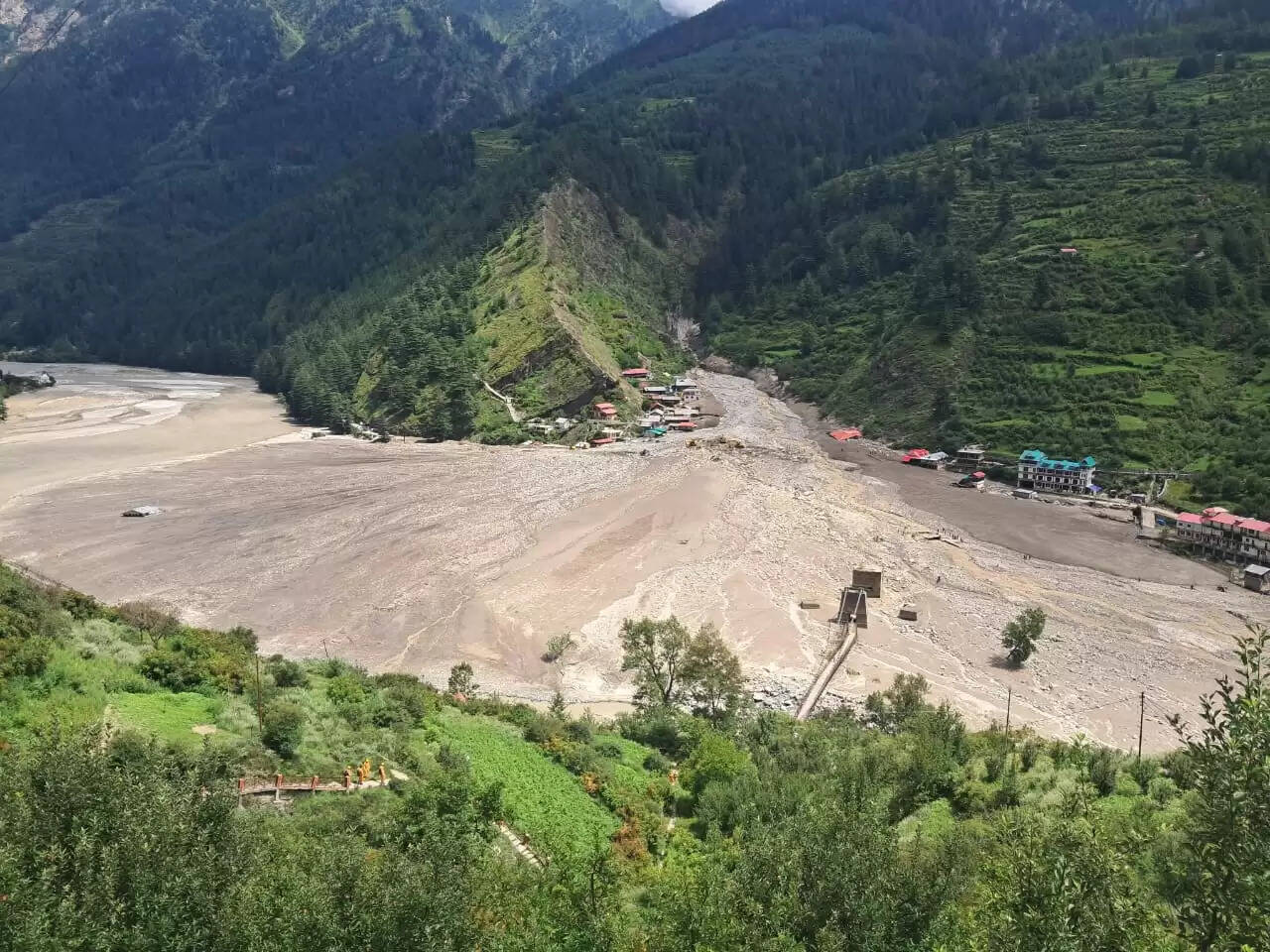 हिमालय को विकास मॉडल बनाया जाएं : सुरेश