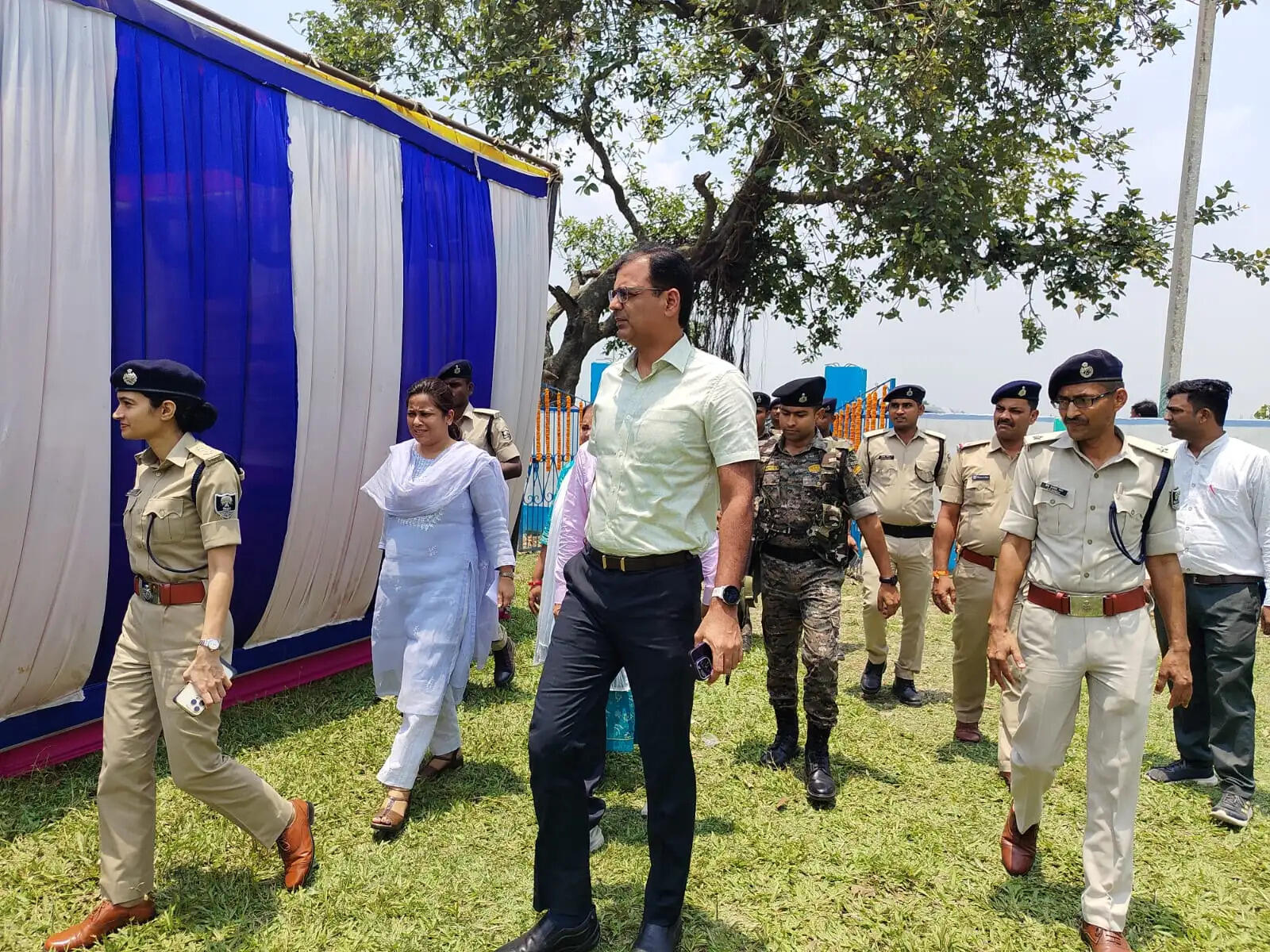 प्रभारी मंत्री बी. कार्तिकेय धनजी एवं एसपी ने सहयोग शिविर में सुनी जनसमस्याएं