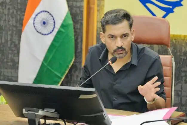 कूड़ा निस्तारण में लापरवाही बर्दाश्त नहीं, डीएम ने अधिकारियों को दिए सख्त निर्देश