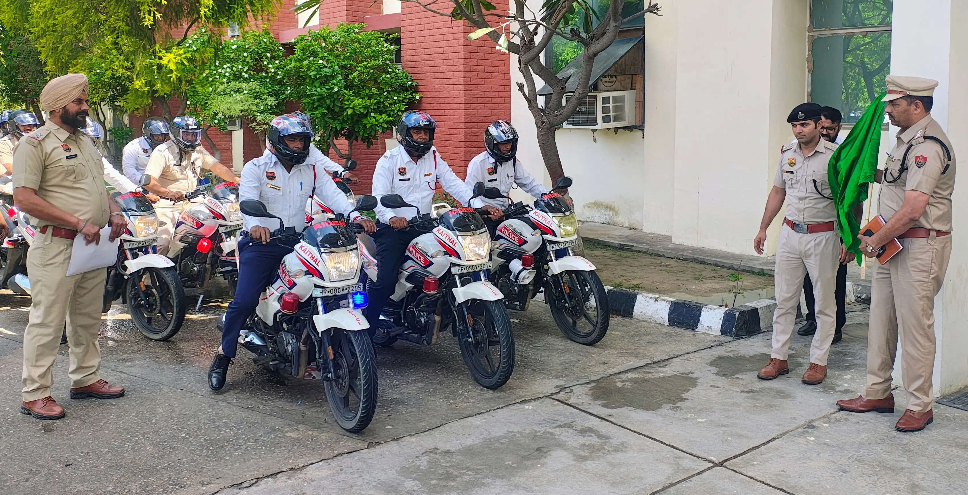 कैथल पुलिस के बेड़े में 25 राइडर्स बाइक व स्कूटी तैनात, हॉट स्पॉट क्षेत्रों में बढ़ेगी सुरक्षा