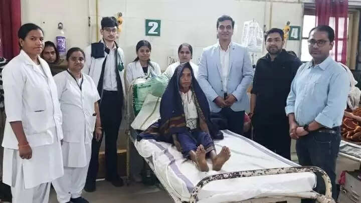 इंदौरः एमवाय अस्पताल की बड़ी सफलता, महिला के पेट से निकालीं 15 किलो की दो गठानें