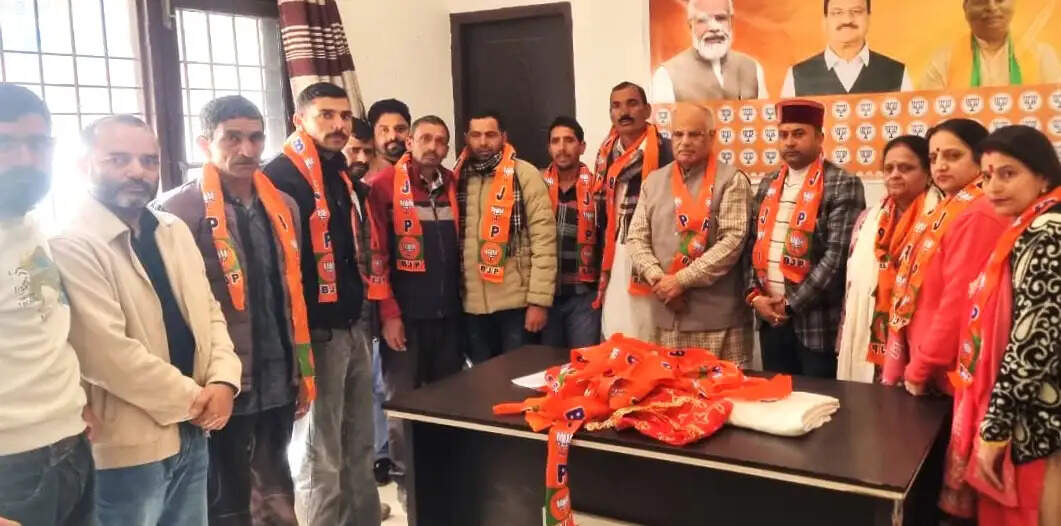 रामबन में जनता के बीच भाजपा का समर्थन बढ़ रहा है, कांग्रेस नेता पार्टी में शामिल हुए: अशोक कौल